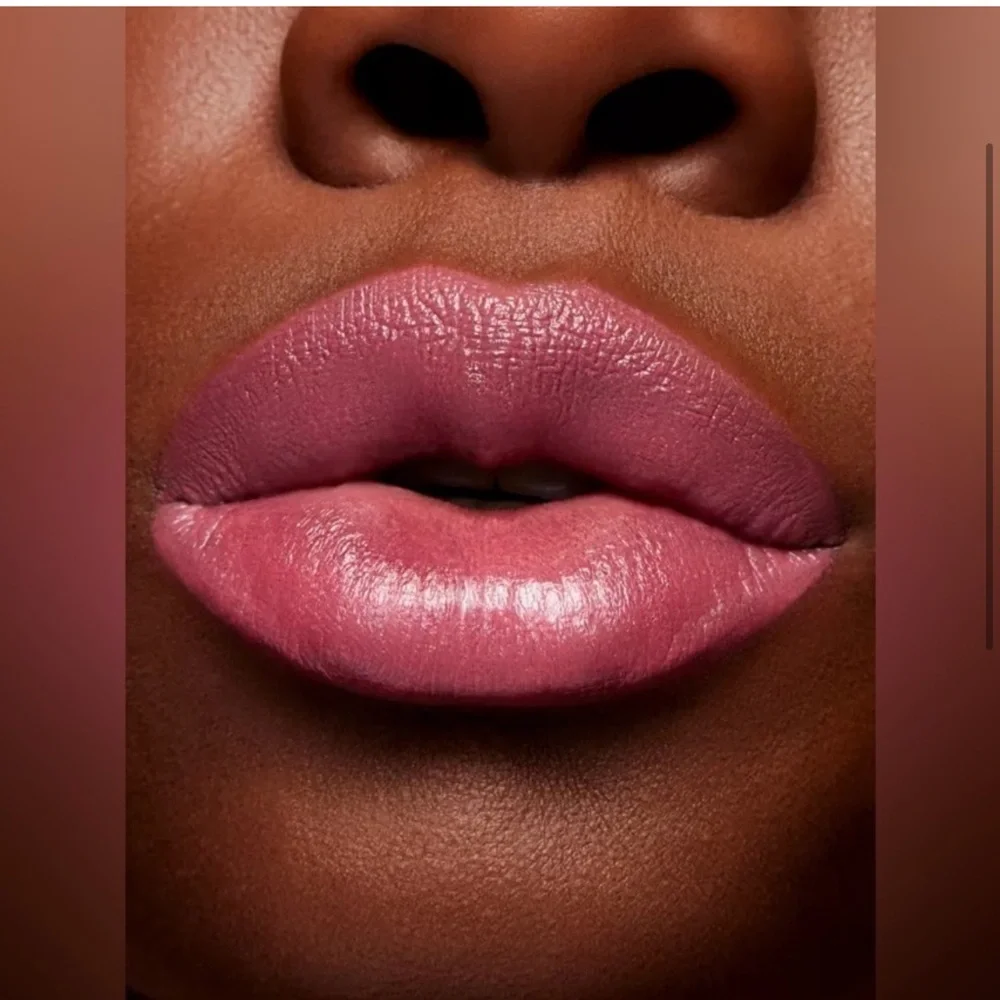 New! MAC Lusterglass Sheer Shine-Frienda